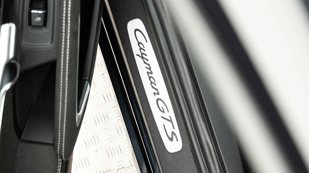 Porsche 718 Cayman 2.0 Style Edition Pdk White #56