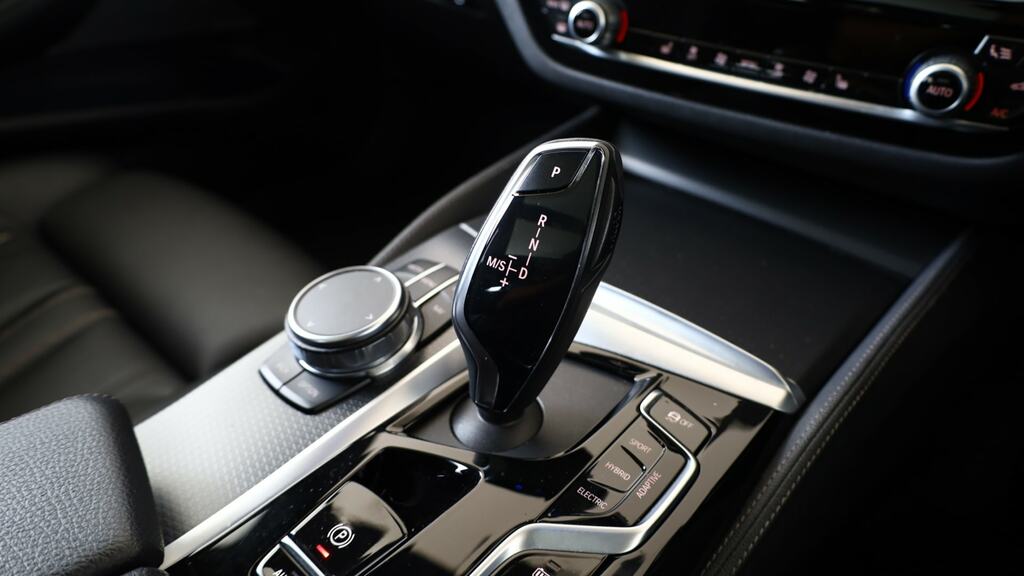 BMW 5 Series M Sport White #9