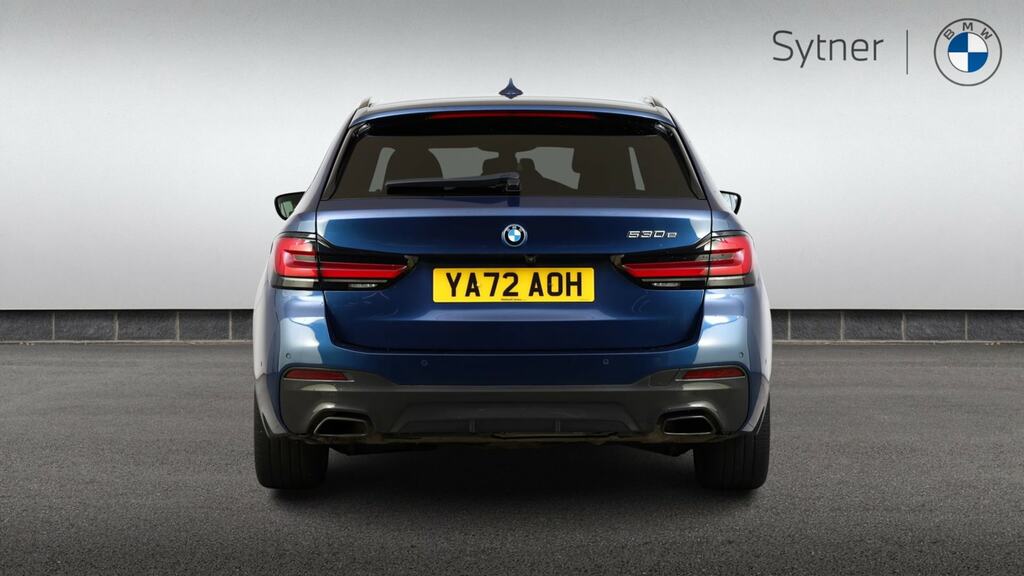 BMW 5 Series M Sport White #14