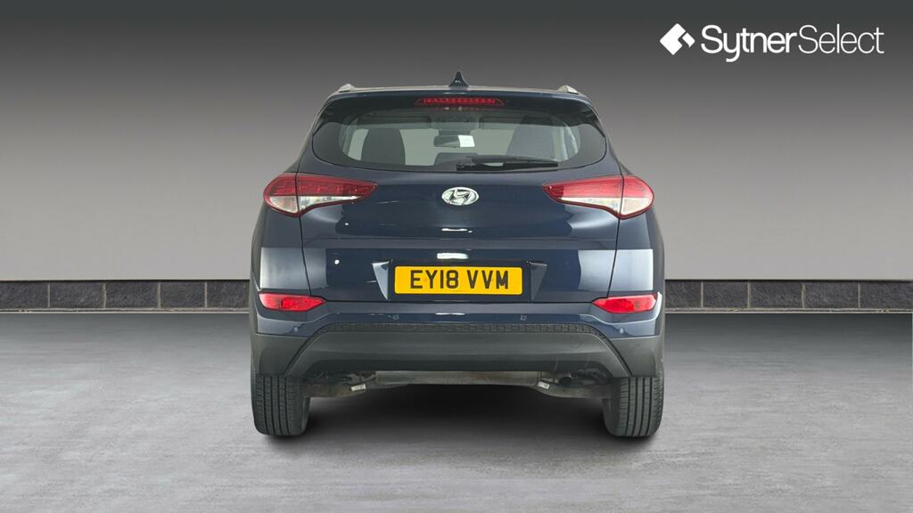 Hyundai Tucson Premium Se White #5