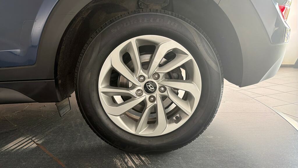 Hyundai Tucson Premium Se White #25