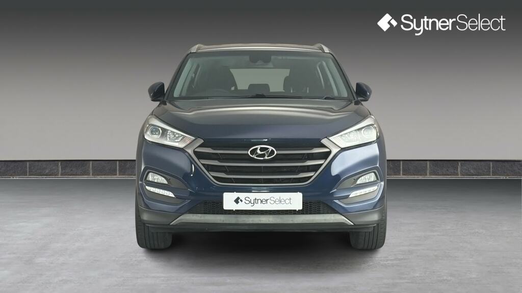 Hyundai Tucson Premium Se White #4