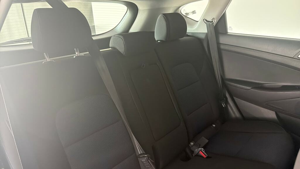 Hyundai Tucson Premium Se White #12