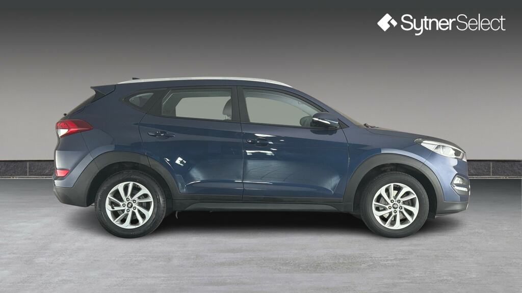 Hyundai Tucson Premium Se White #3