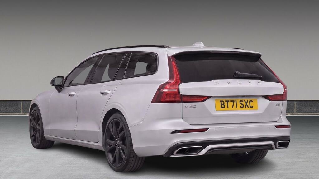 Volvo V60 2.0 B3p R Design Gold #2