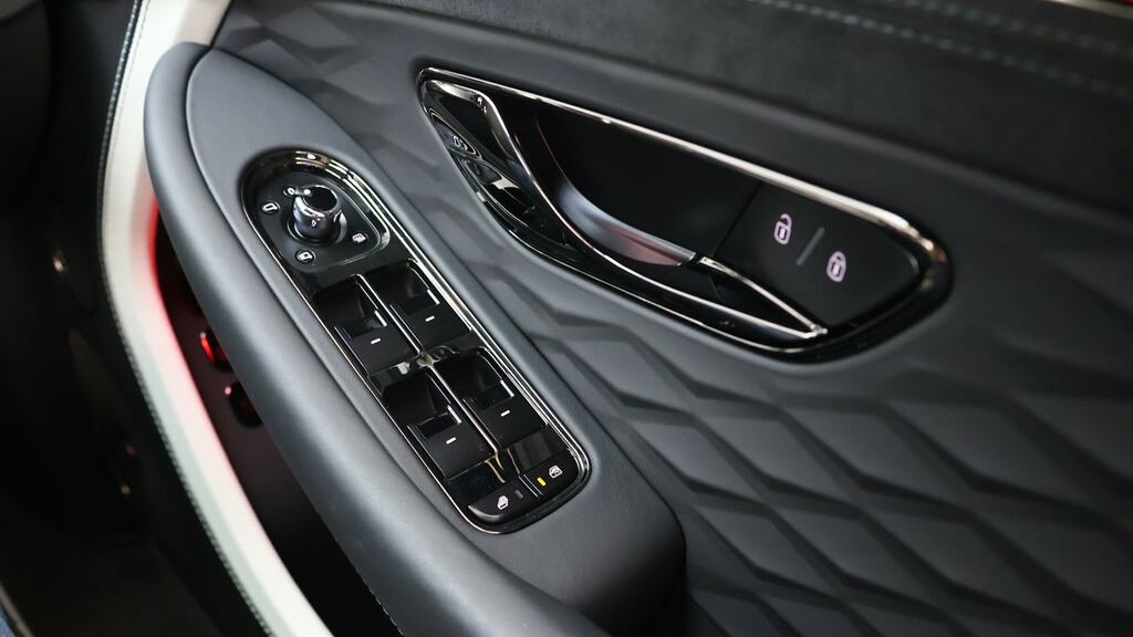 Bentley Continental Gt 4.0 V8 Hybrid Black Edition Tour Spec White #18