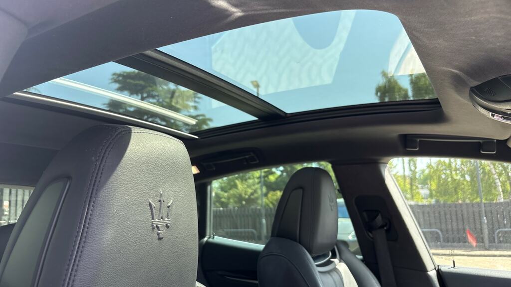 Maserati Levante V6 Modena Grey #21