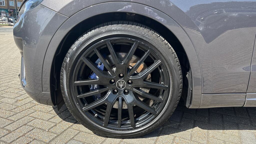 Maserati Levante V6 Modena Grey #17