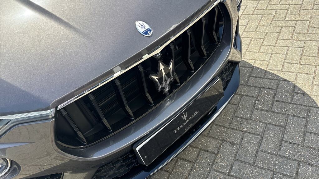 Maserati Levante V6 Modena Grey #27