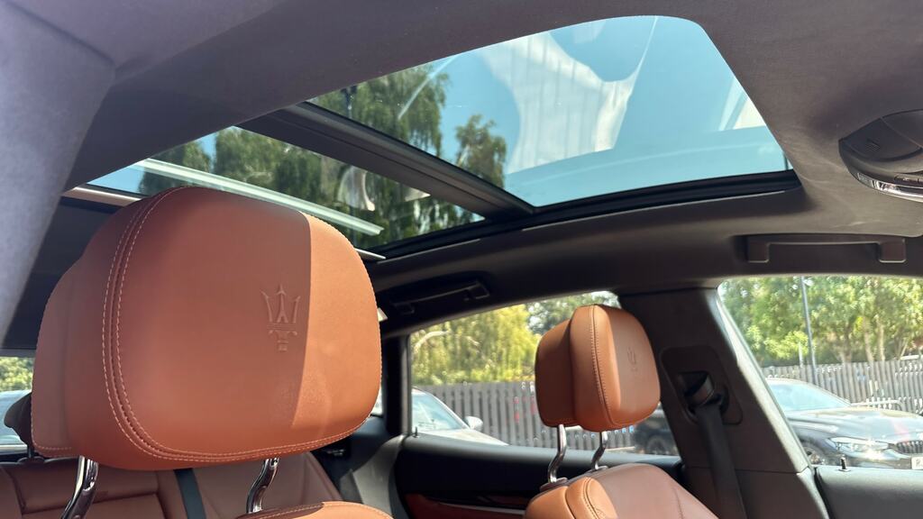Maserati Levante V6 White #21