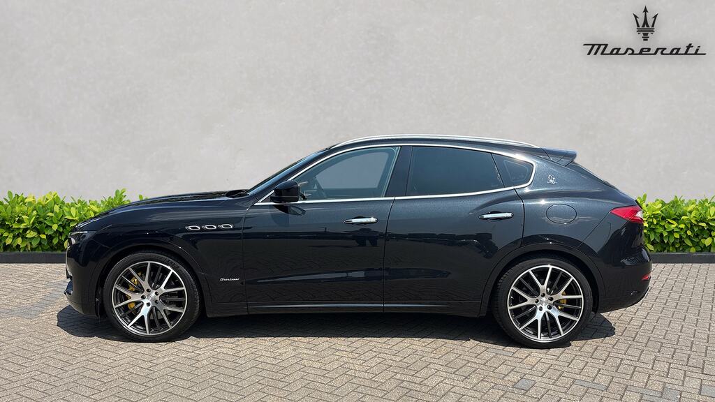 Maserati Levante V6 Granlusso Black #3