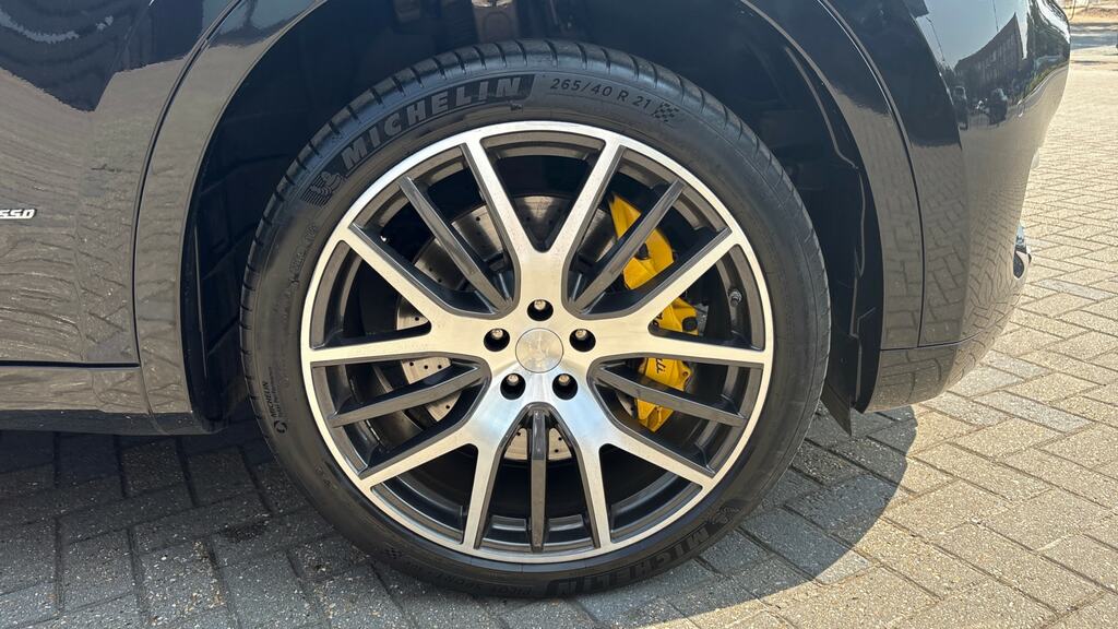 Maserati Levante V6 White #17