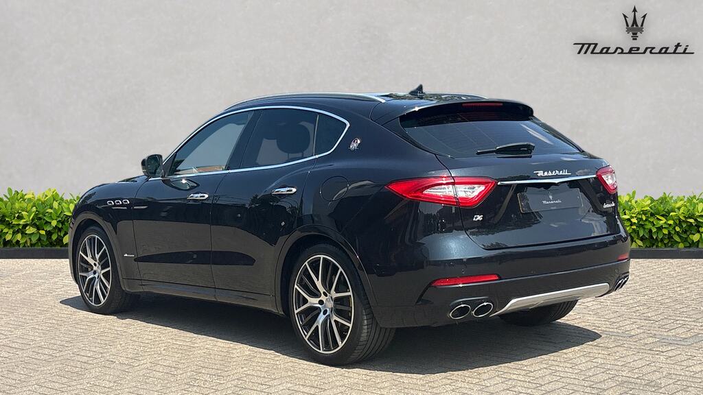 Maserati Levante V6 Granlusso Black #2