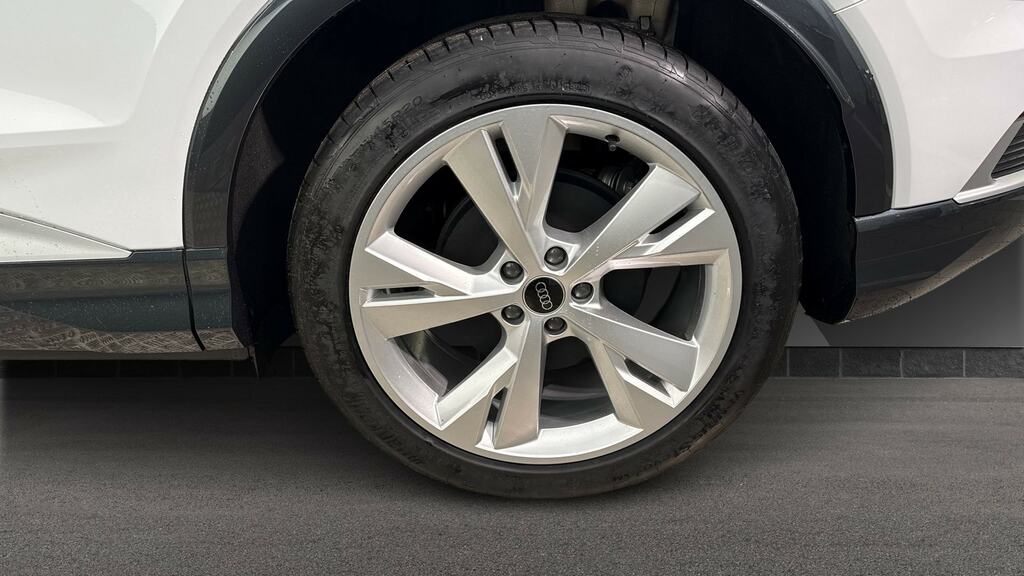Audi Q4 E Tron 150Kw 40 63Kwh S Line Leather White #5