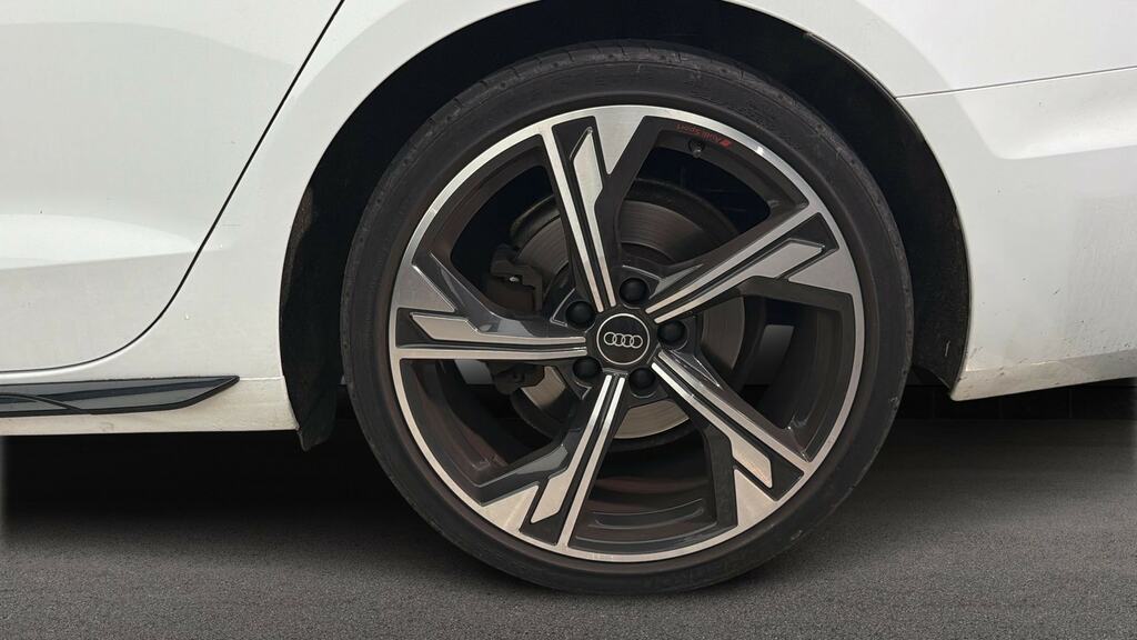 Audi A4 Avant 35 Tfsi Black Edition S Tronic White #5