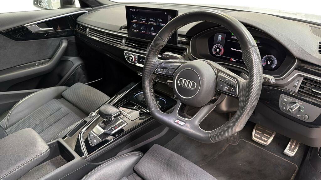 Audi A4 Avant 35 Tfsi Black Edition S Tronic White #6
