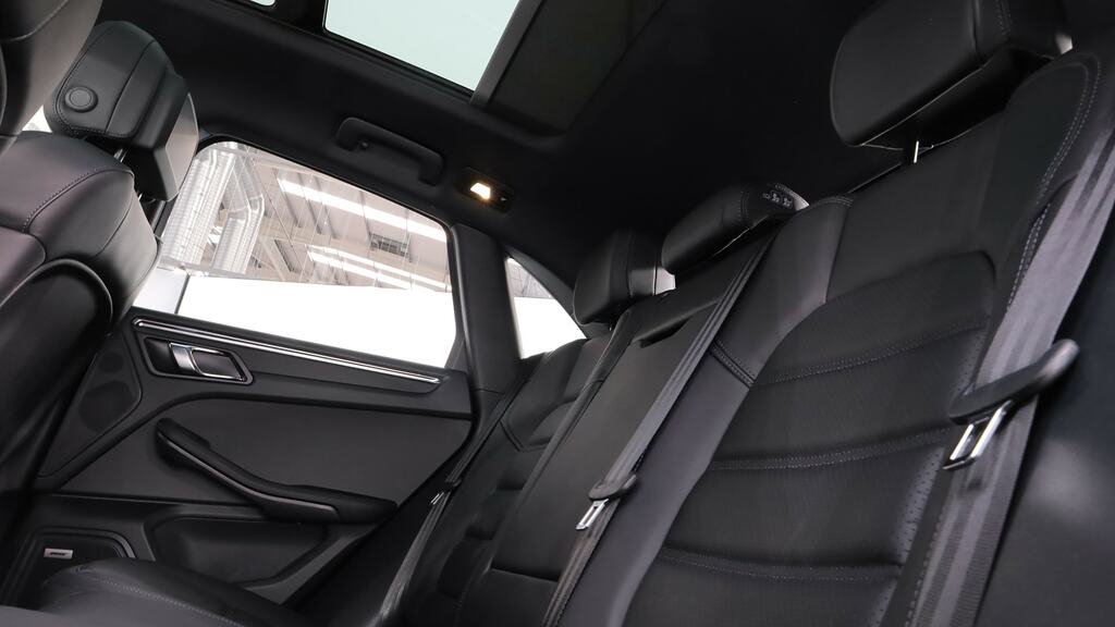 Porsche Macan 470Kw Turbo 100Kwh Grey #22