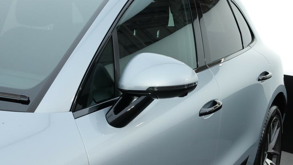 Porsche Macan 470Kw Turbo 100Kwh Grey #27