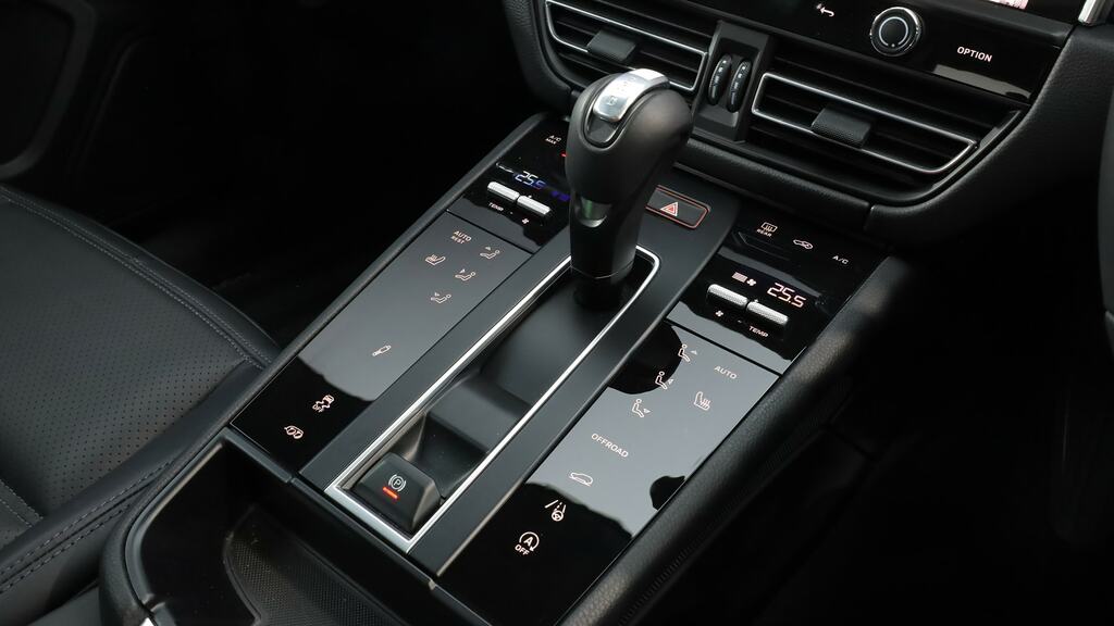 Porsche Macan 470Kw Turbo 100Kwh Grey #18