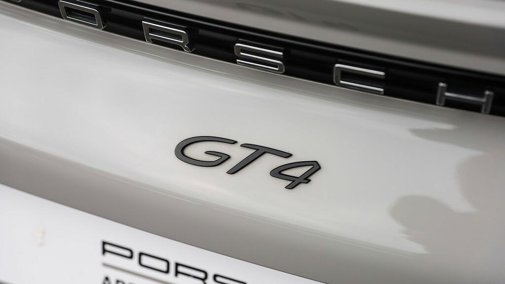 Porsche 718 Cayman Cayman S-a White #29