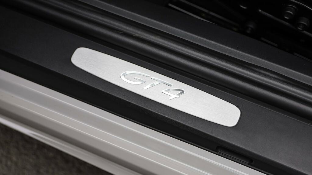 Porsche 718 Cayman Cayman S-a White #20