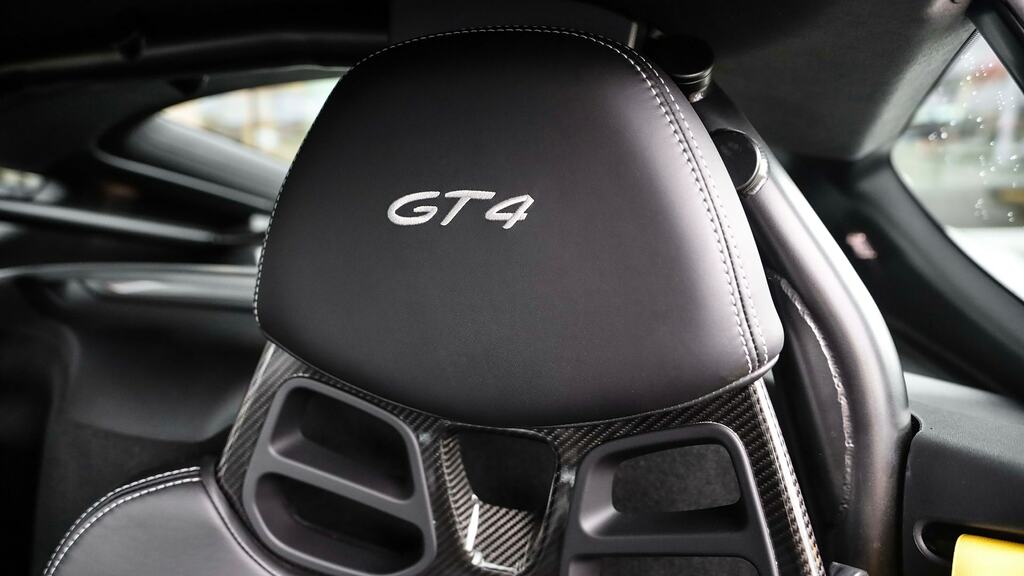 Porsche 718 Cayman Cayman S-a White #9