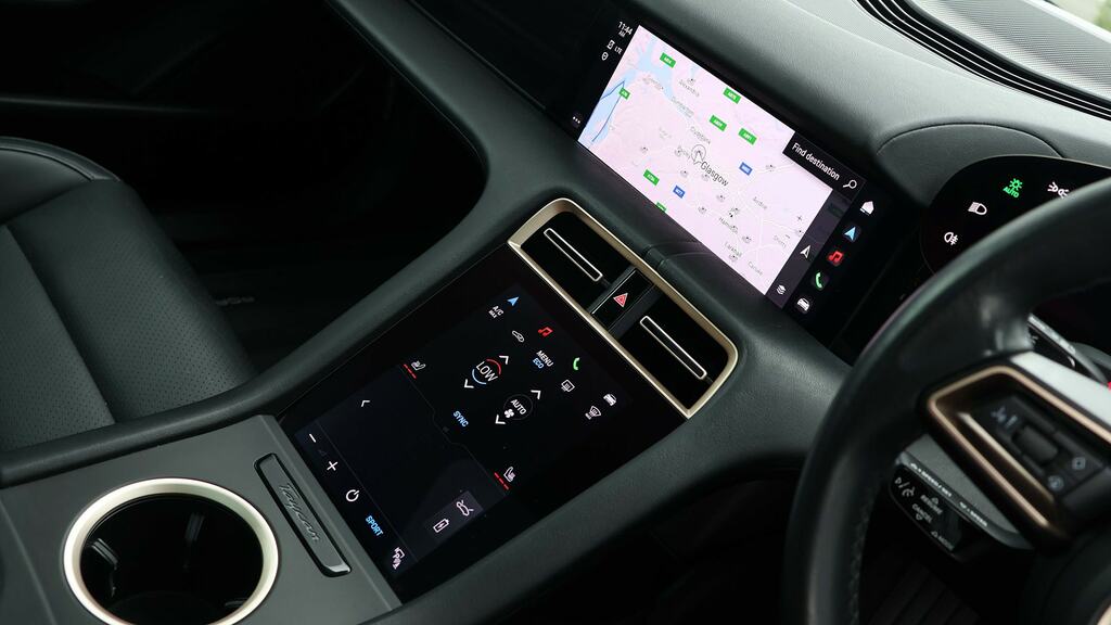 Porsche Taycan Plus 93.4Kwh 4S Saloon Black #8