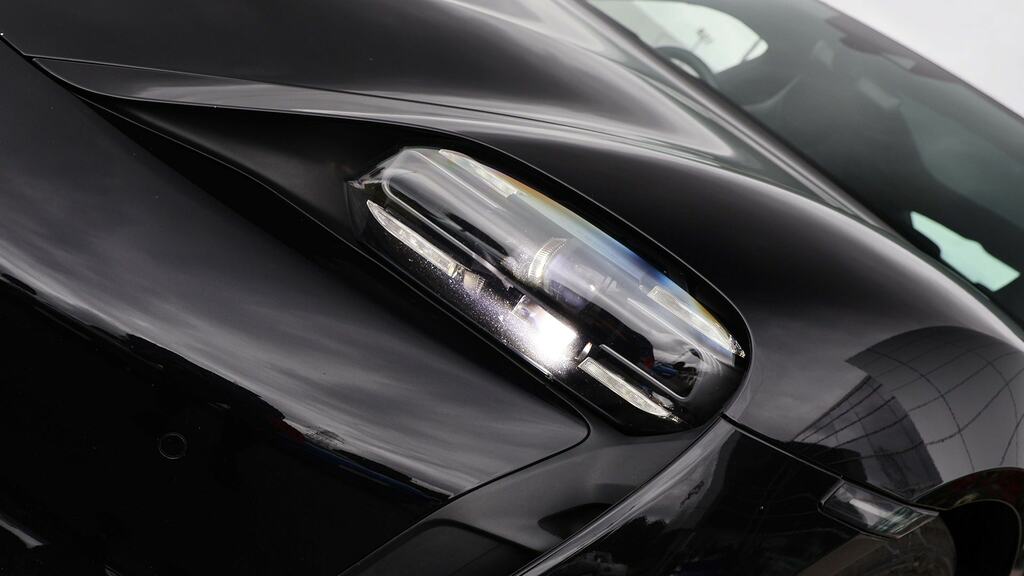 Porsche Taycan Plus 93.4Kwh 4S Saloon Black #26