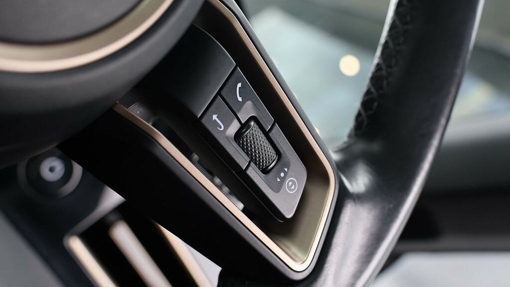 Porsche Taycan Plus 93.4Kwh 4S Saloon Black #14