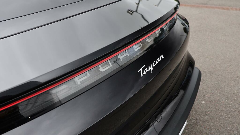 Porsche Taycan Plus 93.4Kwh 4S Saloon Black #22