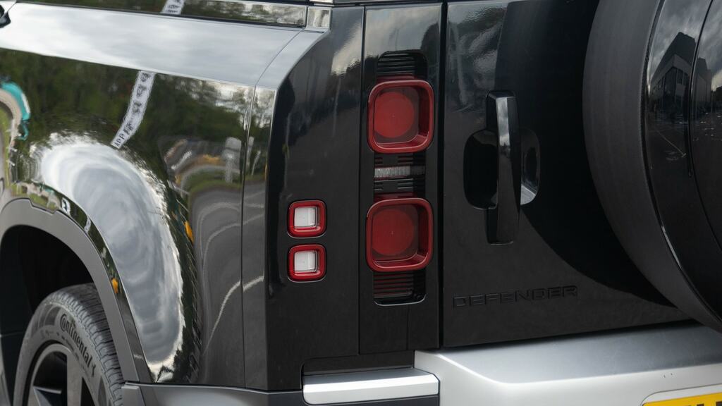 Land Rover Defender 90 3.0 D250 X-dynamic Se 90 Silver #19