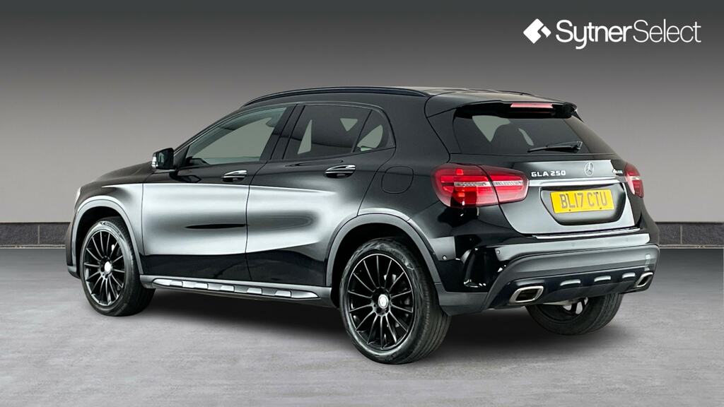 Mercedes-Benz GLA Class Gla 250 4Matic Amg Line Premium Plus Black #2