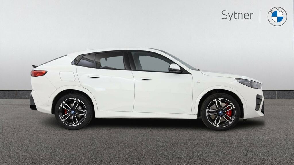 BMW iX2 150Kw Edrive20 M Sport 65Kwh Techpro White #3