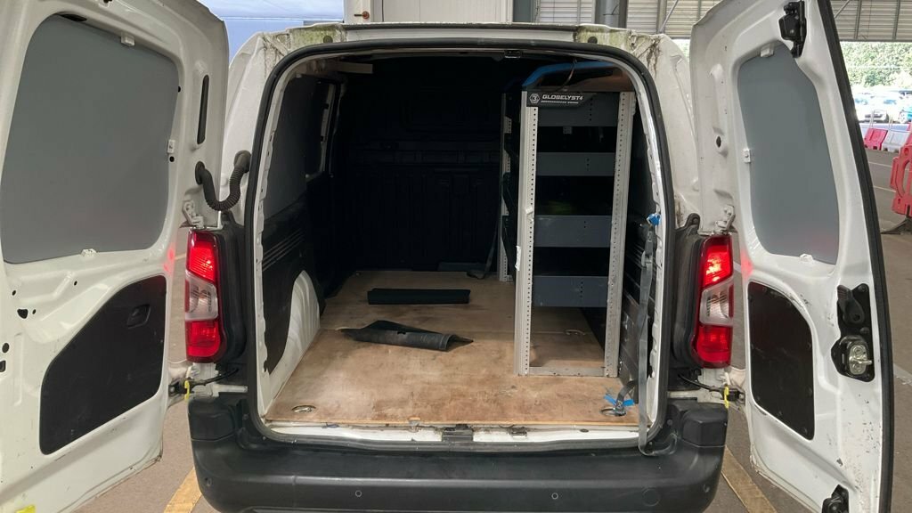 Vauxhall Combo 1.5L Edition White #4