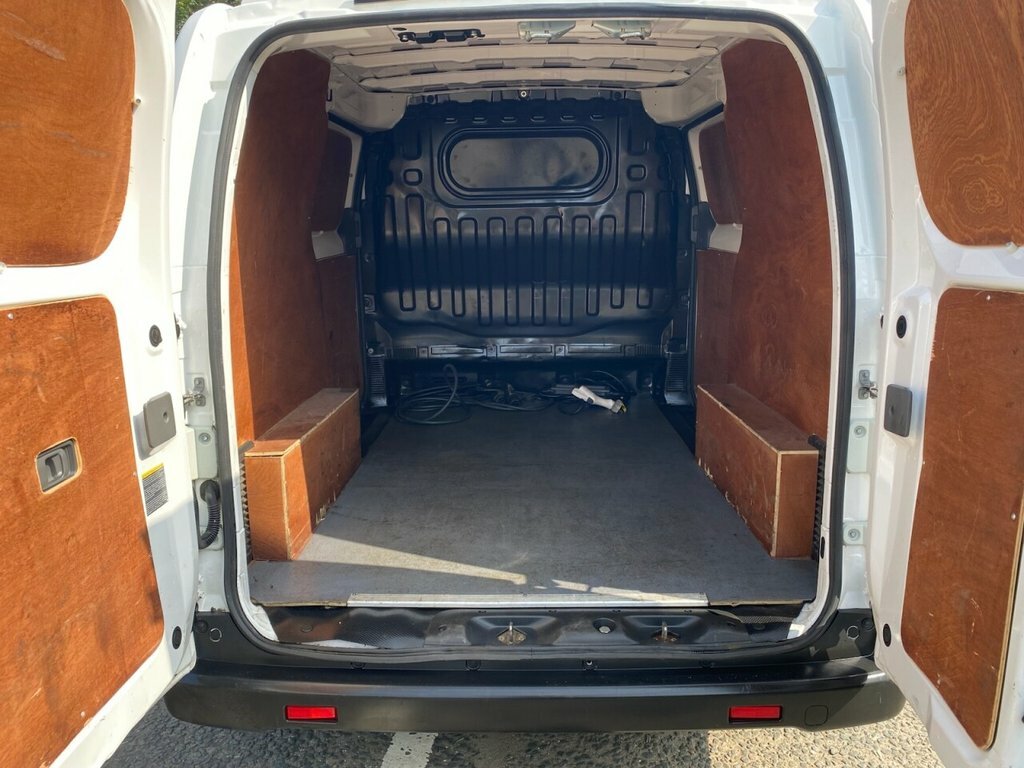 Nissan e-NV200 Mpv White #6