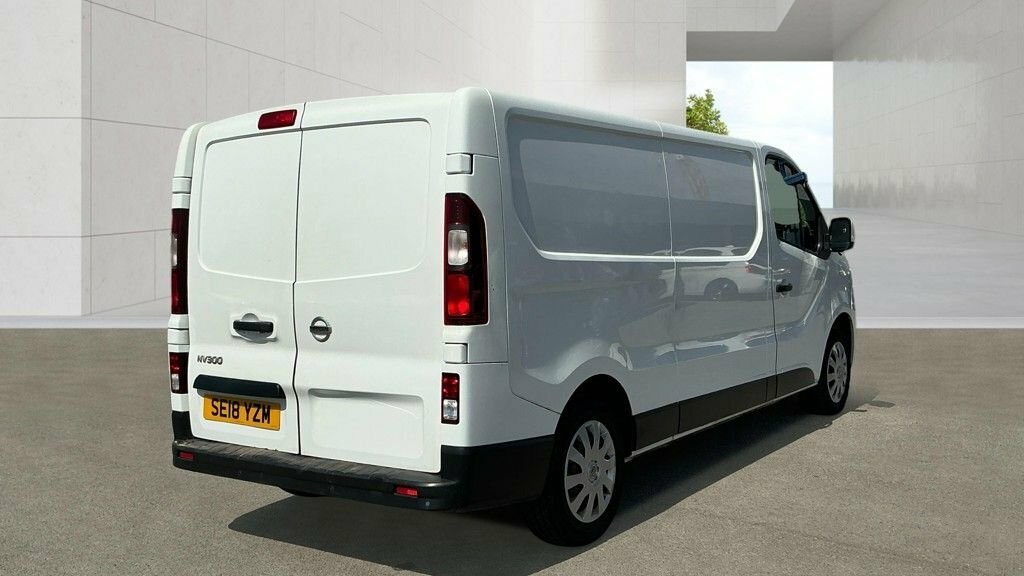 Nissan NV300 1.6L Acenta White #4