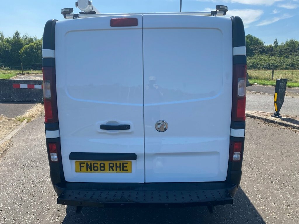 Vauxhall Vivaro Mpv White #6