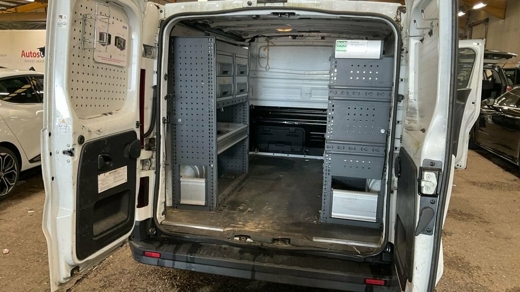 Renault Trafic 2L Business White #6