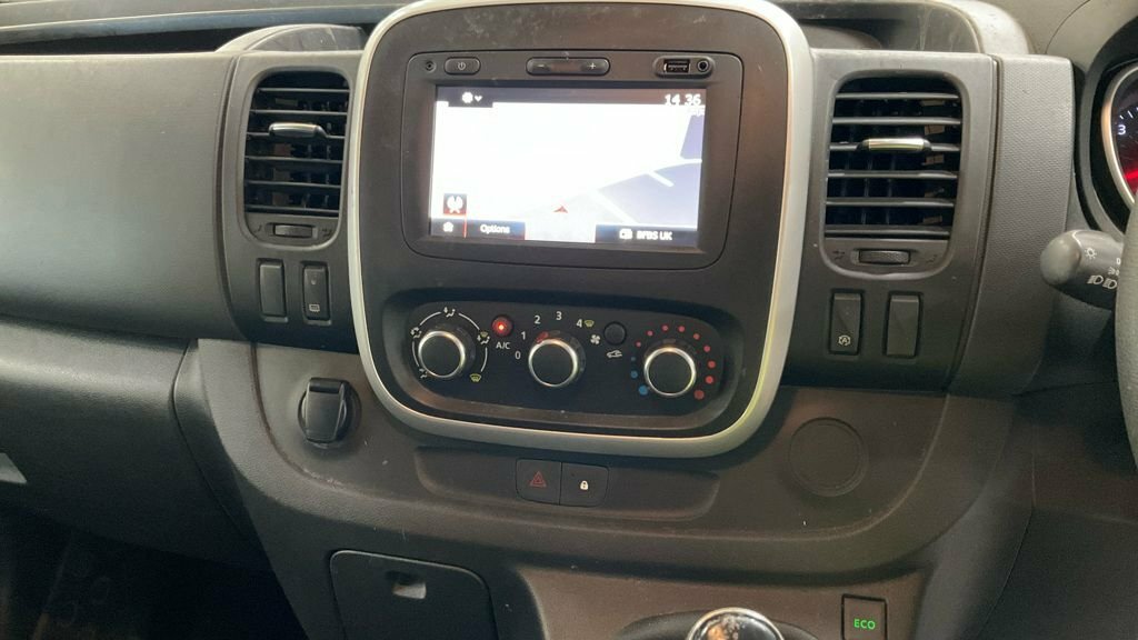 Renault Trafic Mpv Silver #9
