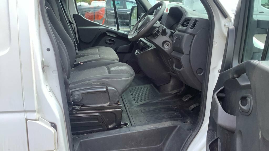 Vauxhall Movano 2.3L Edition White #4