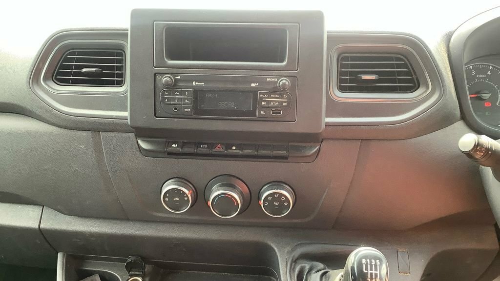 Vauxhall Movano 2.3L Edition White #5