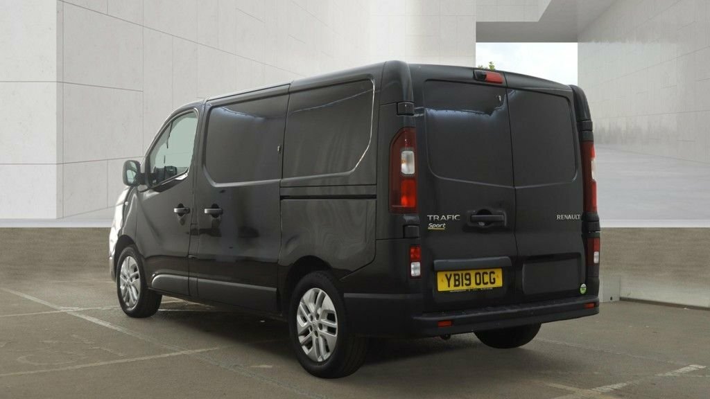 Renault Trafic 1.6L Sport Nav Black #2