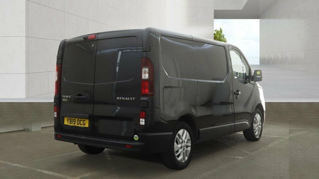 Renault Trafic 1.6L Sport Nav Black #3