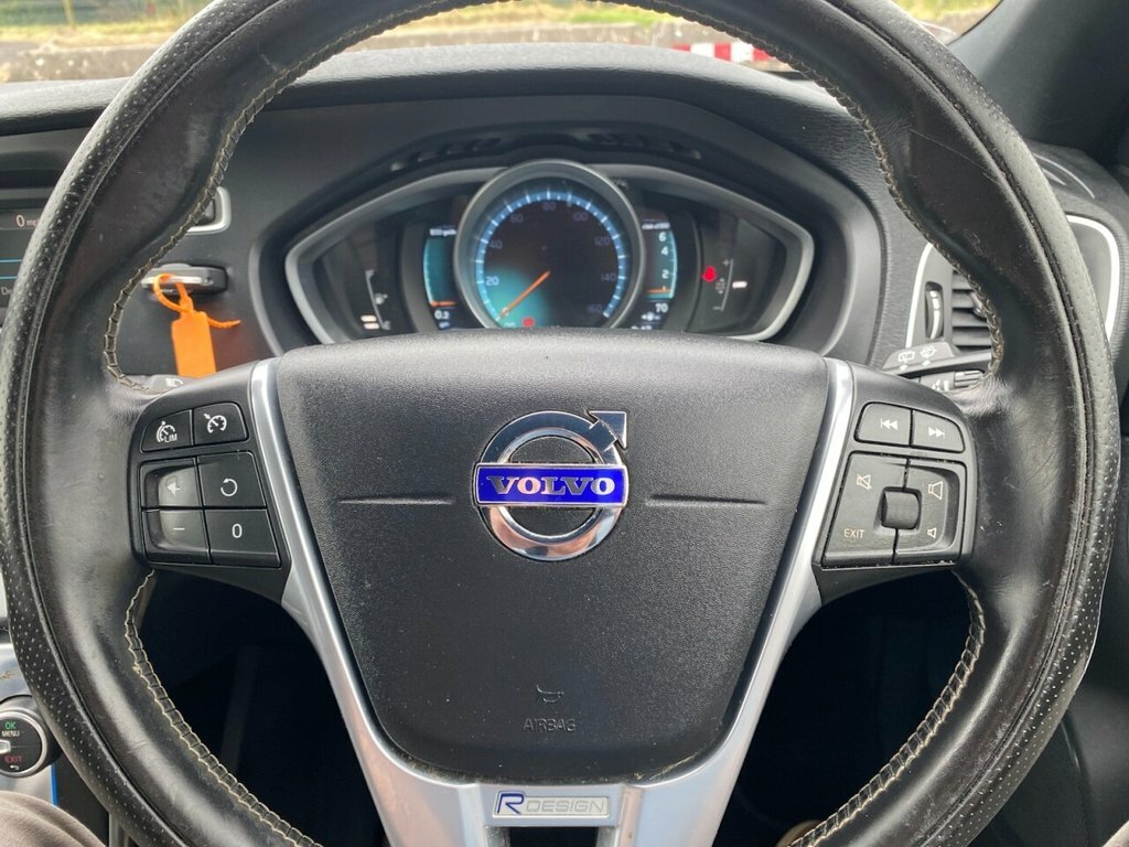 Volvo V40 2.0 D4 R-design Silver #18