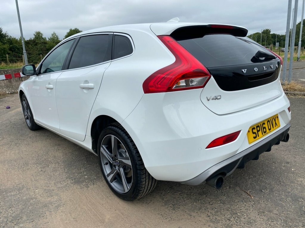 Volvo V40 2L R-design White #3