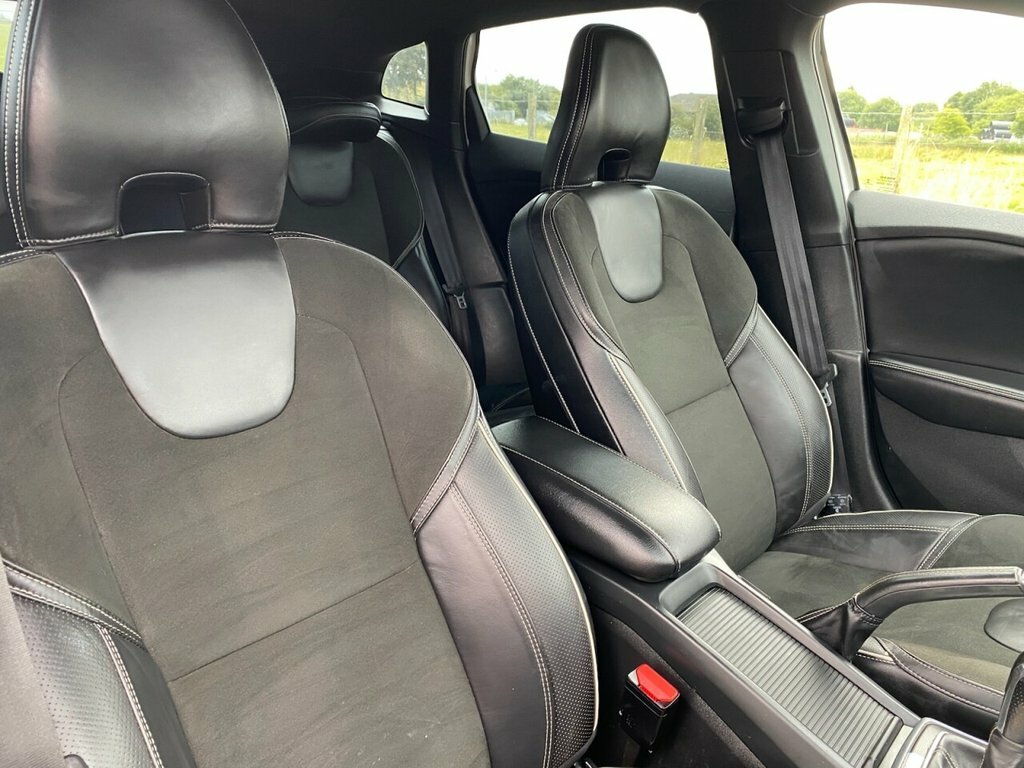 Volvo V40 2.0 D4 R-design Silver #29