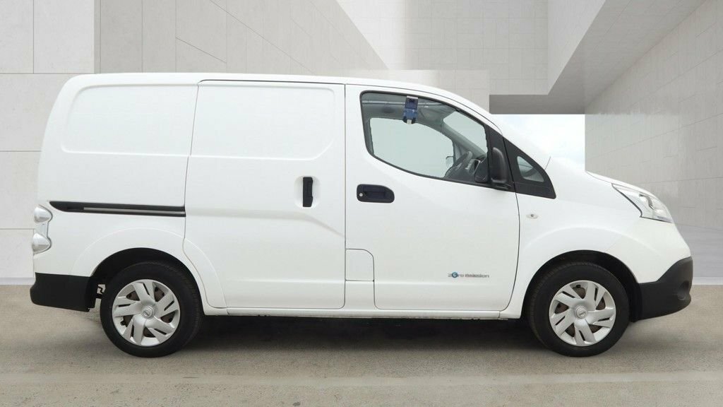 Nissan e-NV200 Mpv White #2