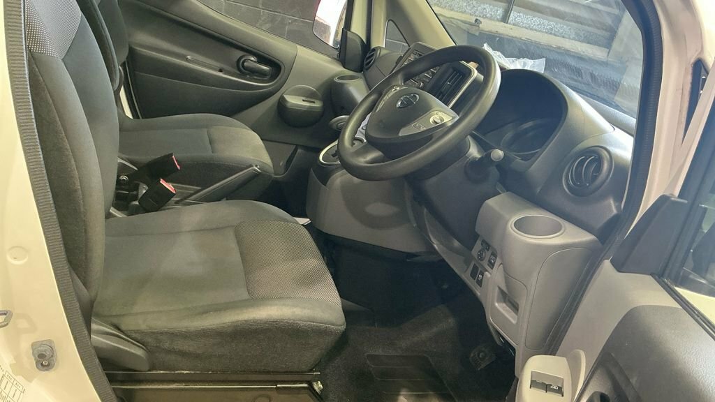 Nissan e-NV200 Mpv White #3