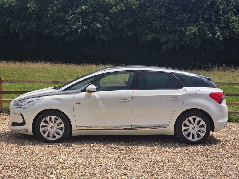 Citroen DS5 Hybrid4 Dstyle Egs White #2