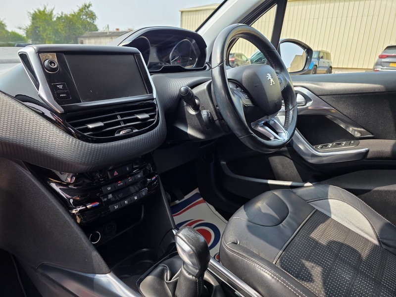 Peugeot e-2008 E-hdi Feline  #30